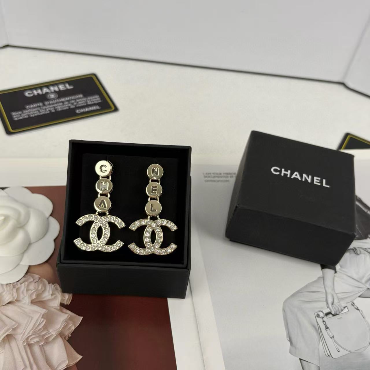 CHANE1 ダブル C ダイヤモンド レター スタッド ピアス【50％割引+送料無料】