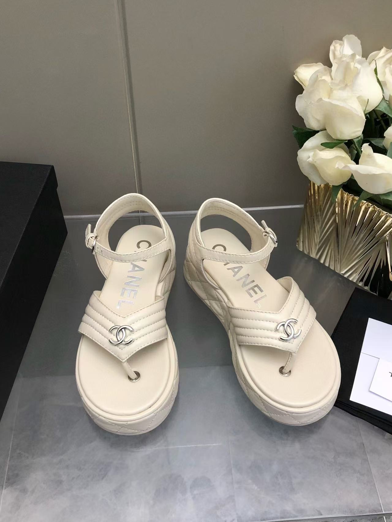 CHANE1 高品質厚底カジュアルサンダル【50％割引+送料無料】