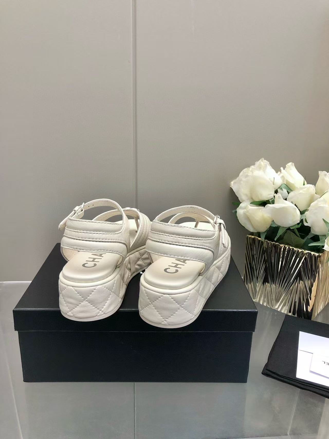 CHANE1 高品質厚底カジュアルサンダル【50％割引+送料無料】