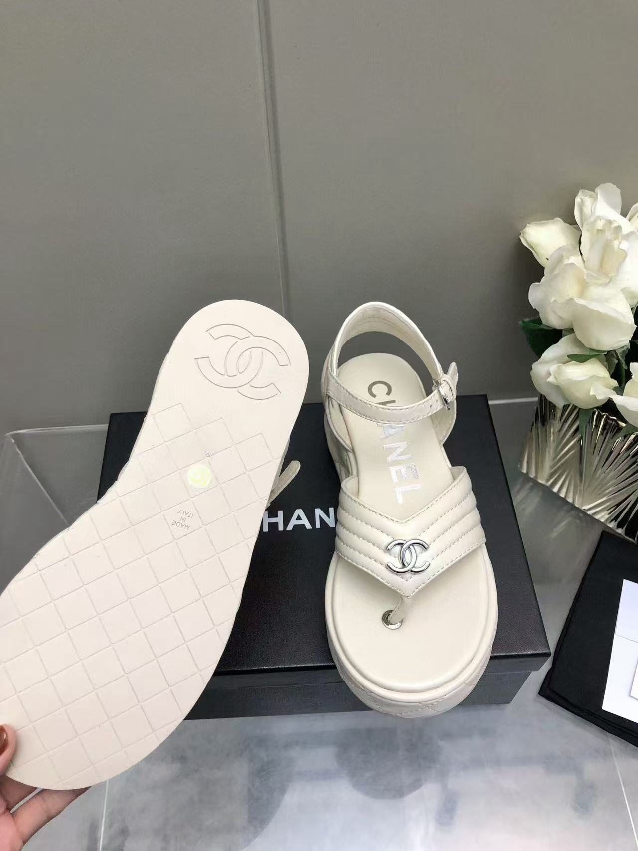 CHANE1 高品質厚底カジュアルサンダル【50％割引+送料無料】