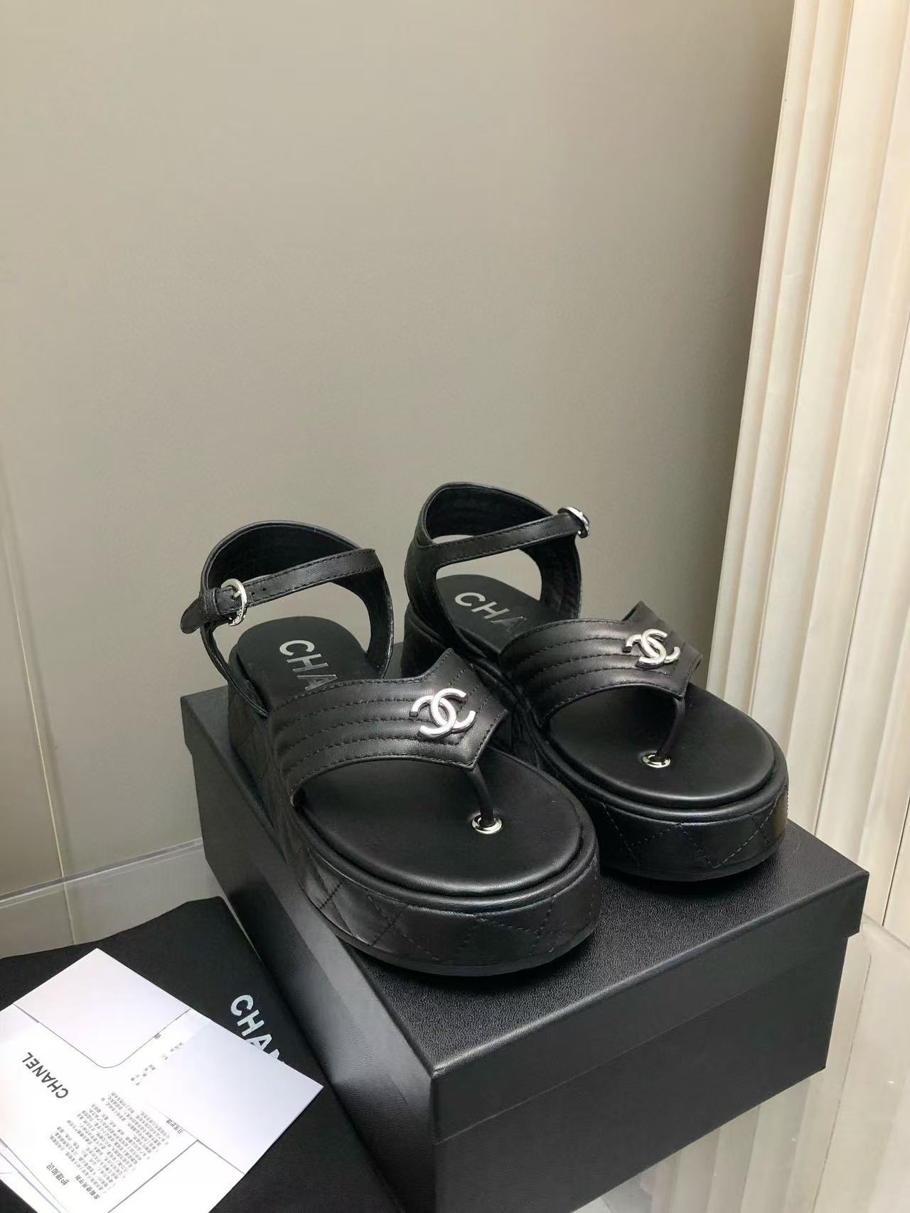 CHANE1 高品質厚底カジュアルサンダル【50％割引+送料無料】