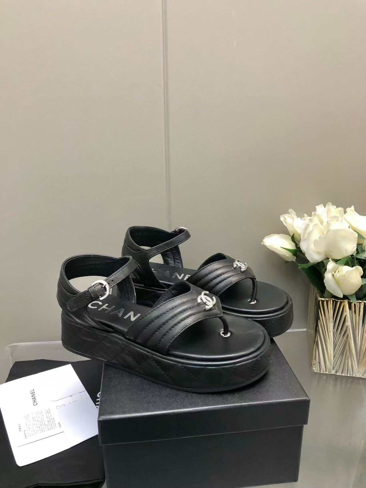 CHANE1 高品質厚底カジュアルサンダル【50％割引+送料無料】