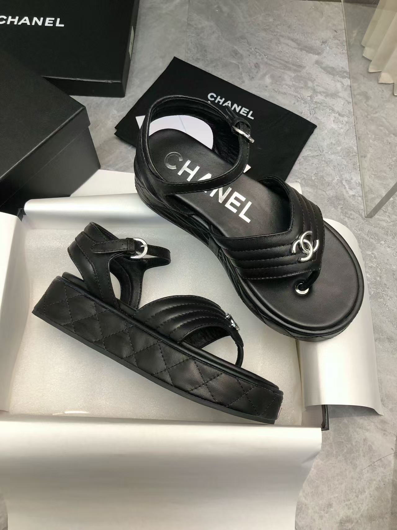 CHANE1 高品質厚底カジュアルサンダル【50％割引+送料無料】