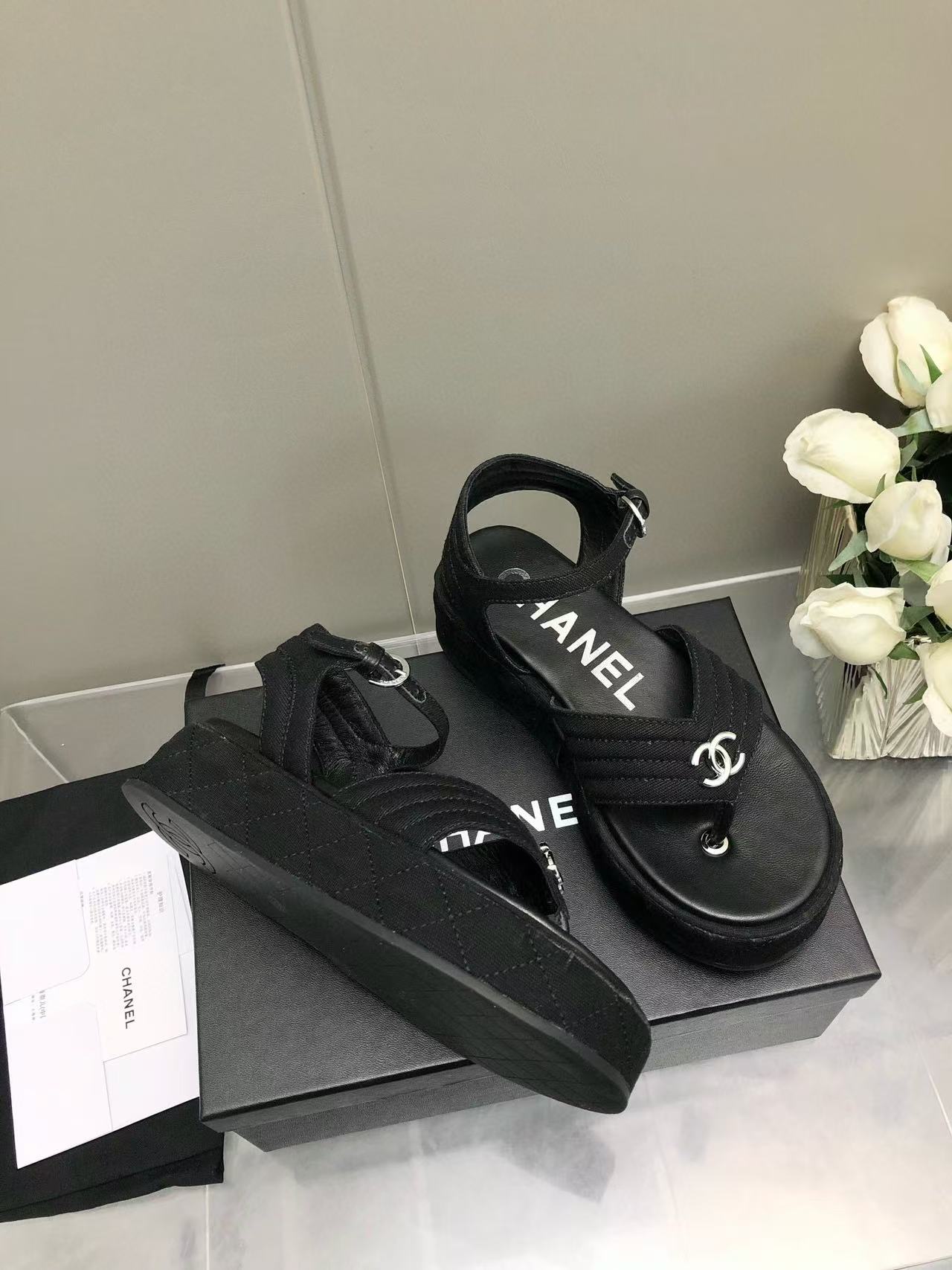 CHANE1 高品質厚底カジュアルサンダル【50％割引+送料無料】