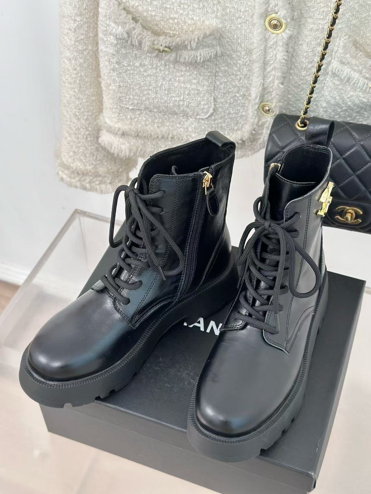 CHANE1 高品質シープスキン レースアップブーツ【50％割引+送料無料】