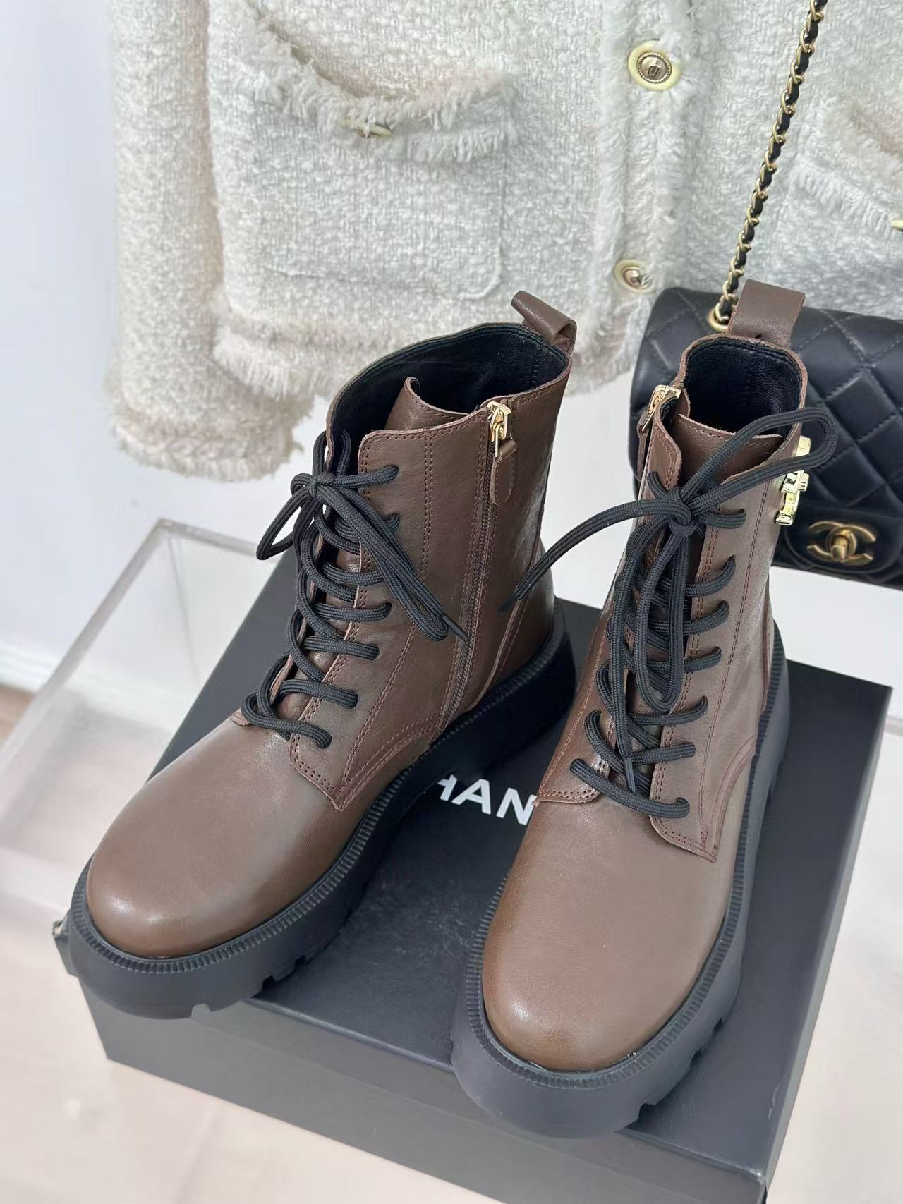 CHANE1 高品質シープスキン レースアップブーツ【50％割引+送料無料】