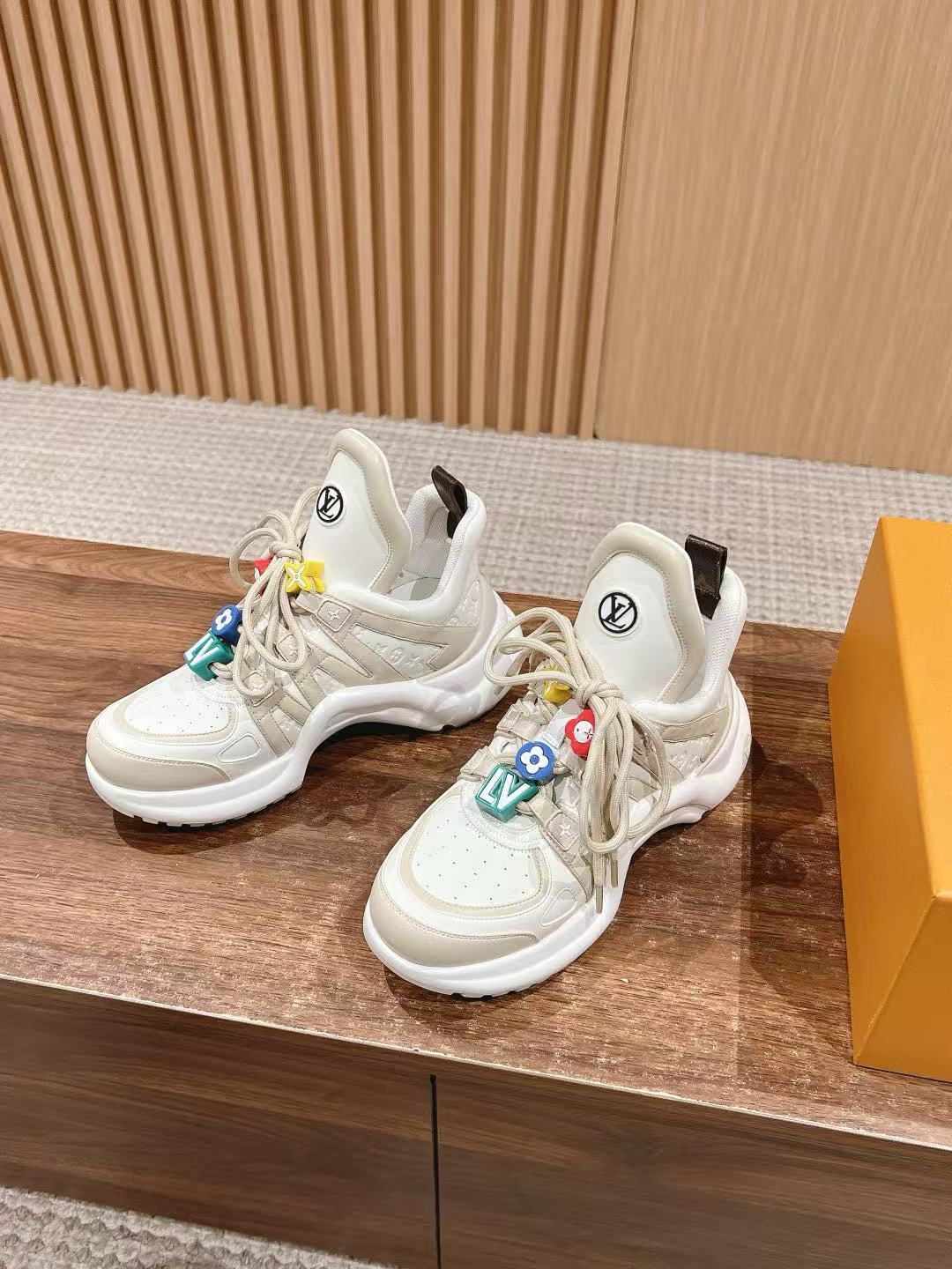 LVの高品質ダッドシューズ【50％割引+送料無料】