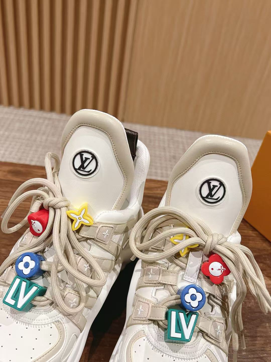 LVの高品質ダッドシューズ【50％割引+送料無料】