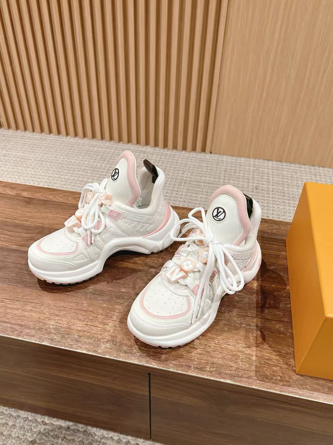 LVの高品質ダッドシューズ【50％割引+送料無料】