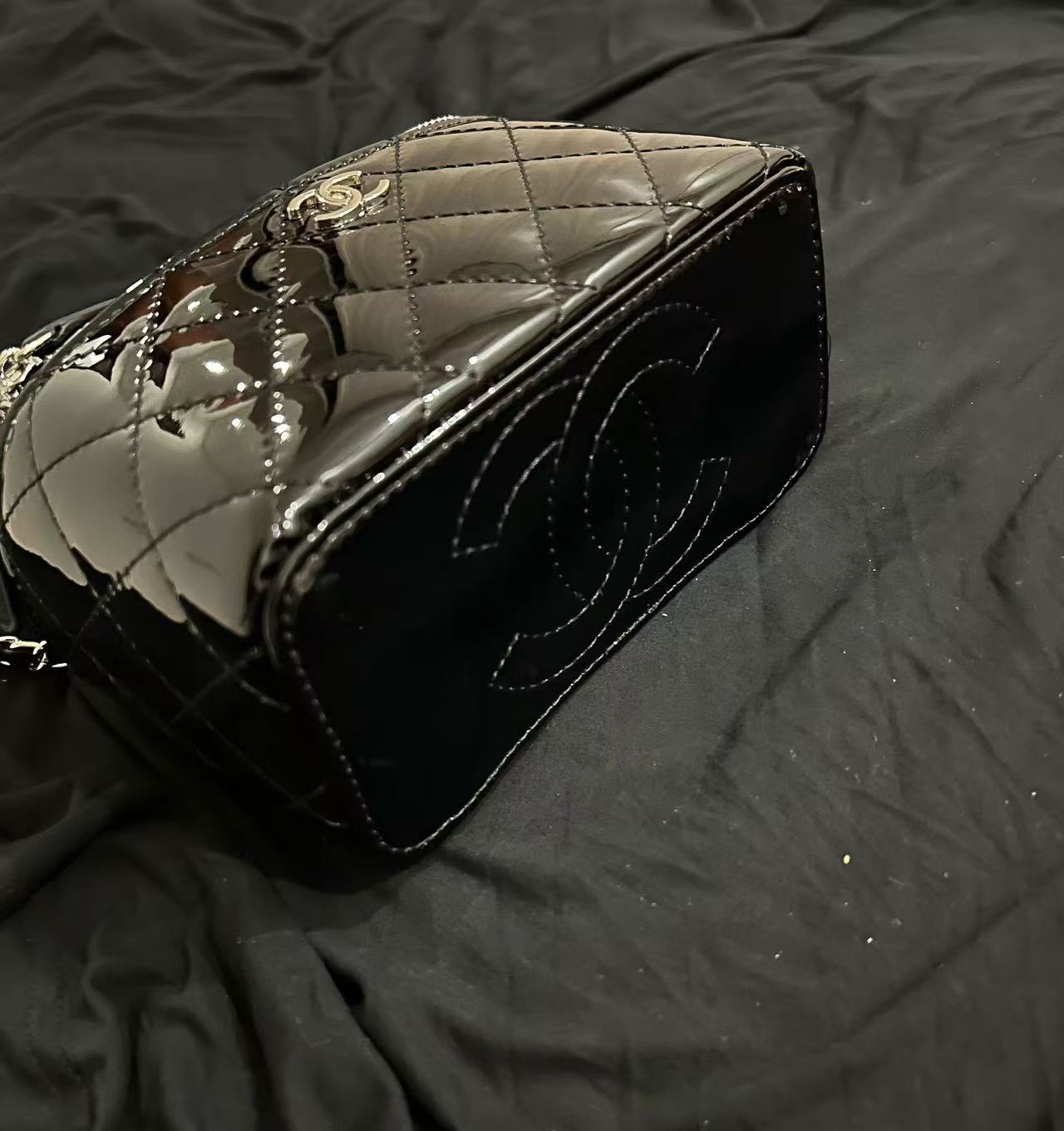 CHANE1 パテントレザー ハンドチェーンバッグ【50％割引+送料無料】