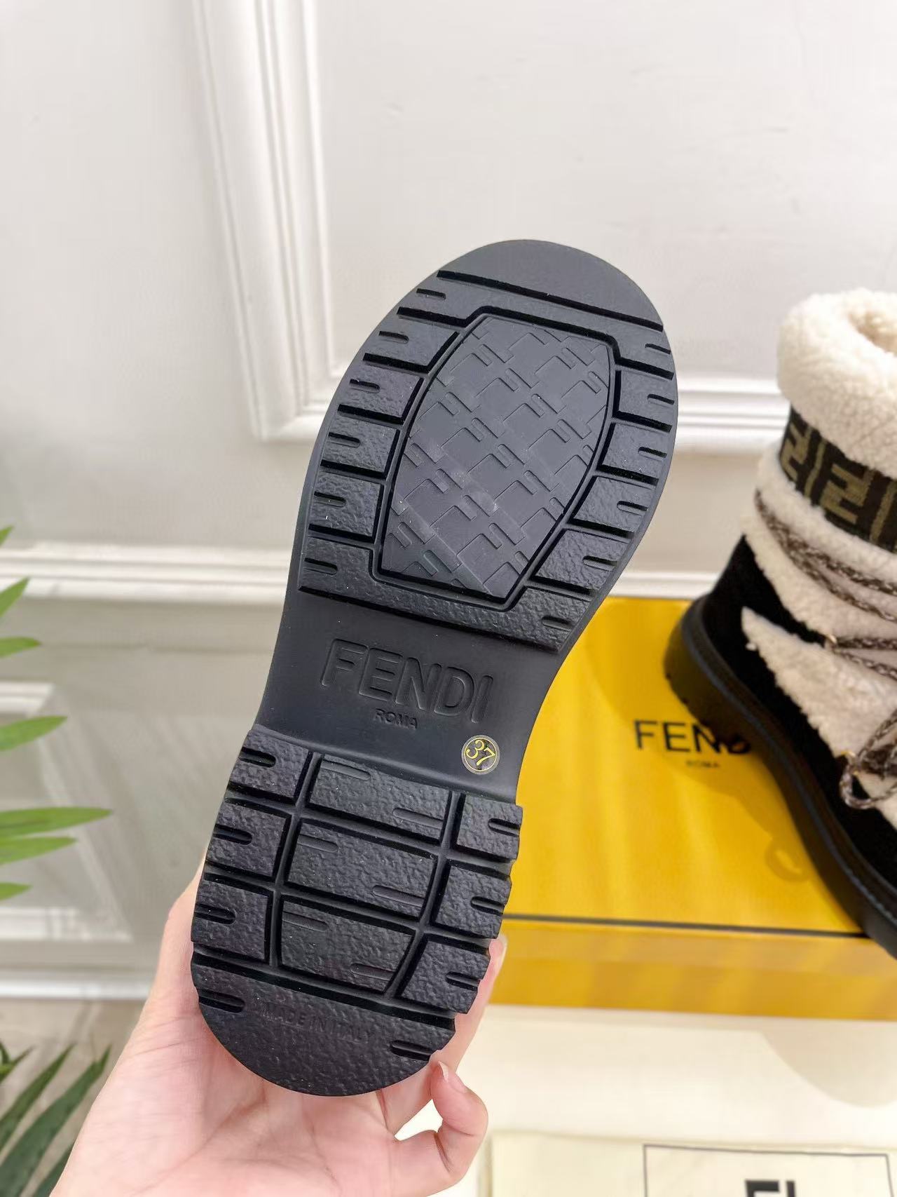 FEND1 高品質レースアップスノーブーツ【50％割引+送料無料】