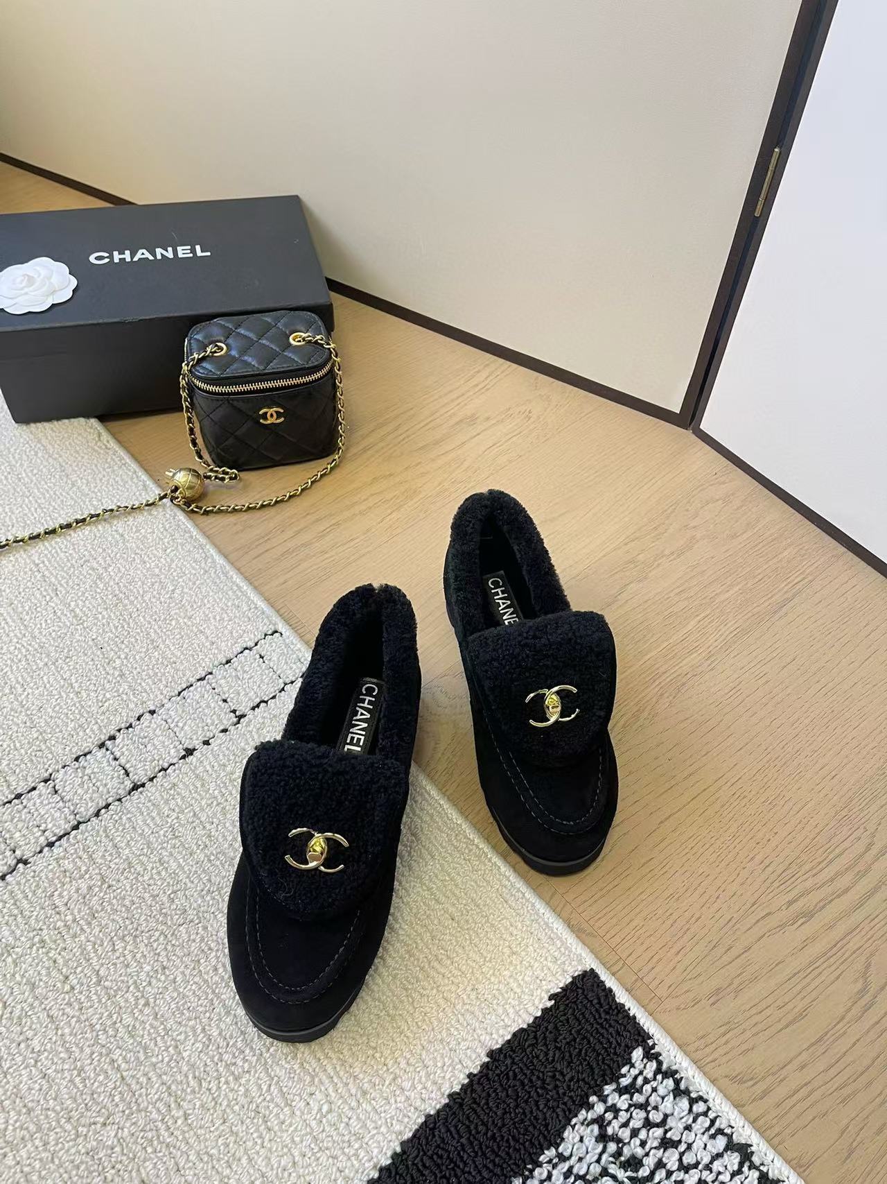 CHANE1 高品質ラムウールプラットフォームシューズ【50％割引+送料無料】