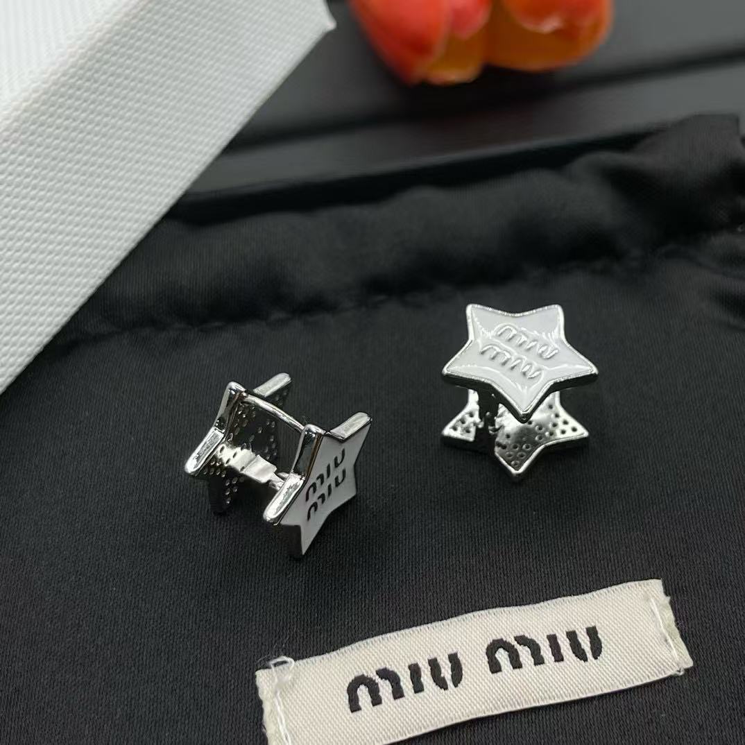 M1UM1U 五芒星レターイヤリング【50％割引+送料無料】