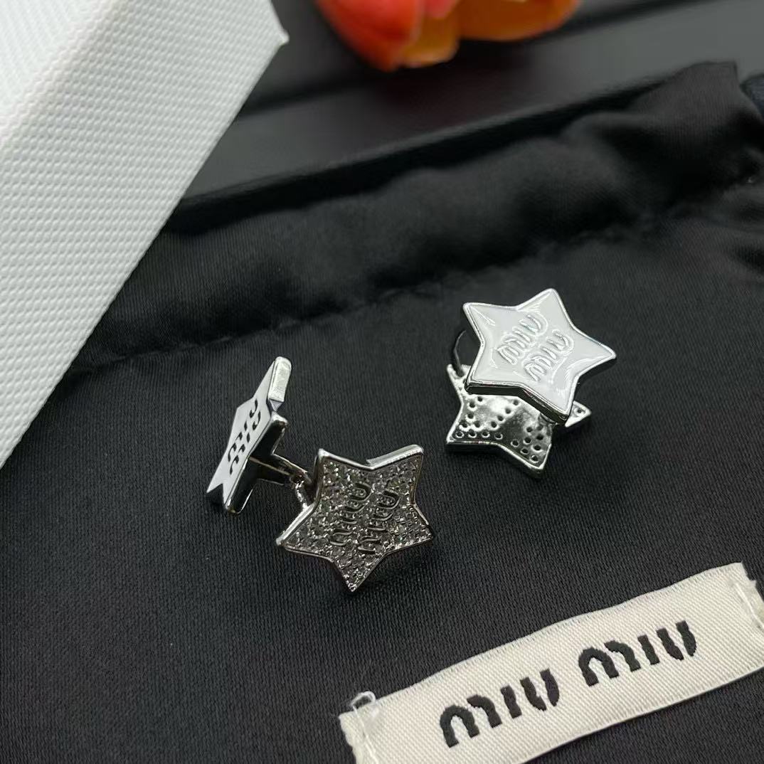 M1UM1U 五芒星レターイヤリング【50％割引+送料無料】