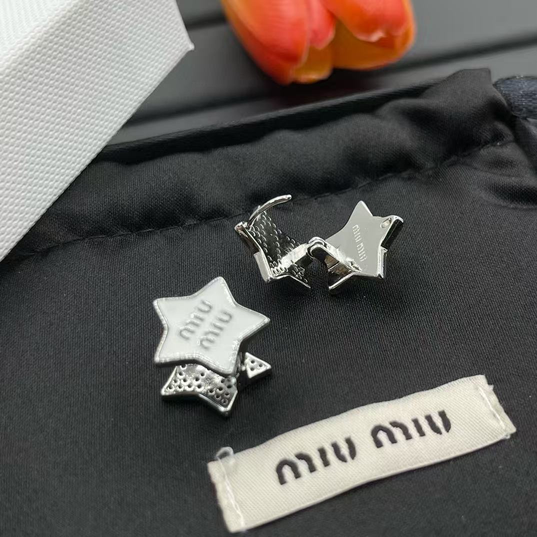 M1UM1U 五芒星レターイヤリング【50％割引+送料無料】