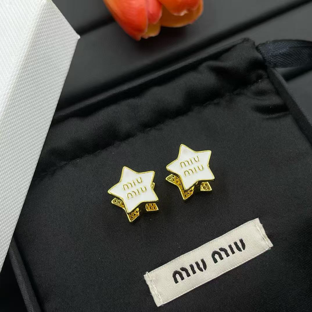 M1UM1U 五芒星レターイヤリング【50％割引+送料無料】