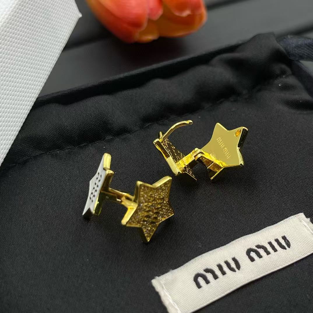 M1UM1U 五芒星レターイヤリング【50％割引+送料無料】