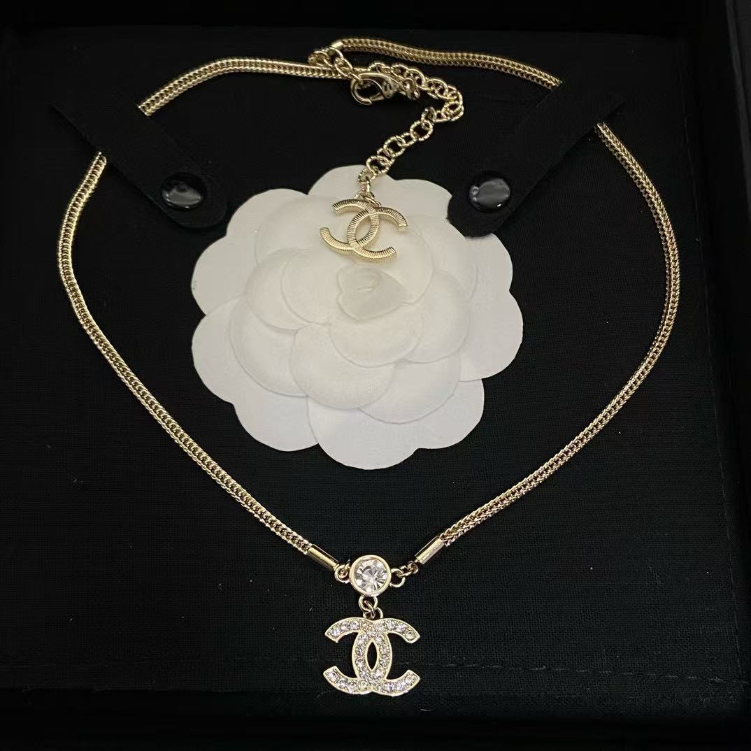 CHANE1 ダブルC スネークボーン ネックレス【50％割引+送料無料】