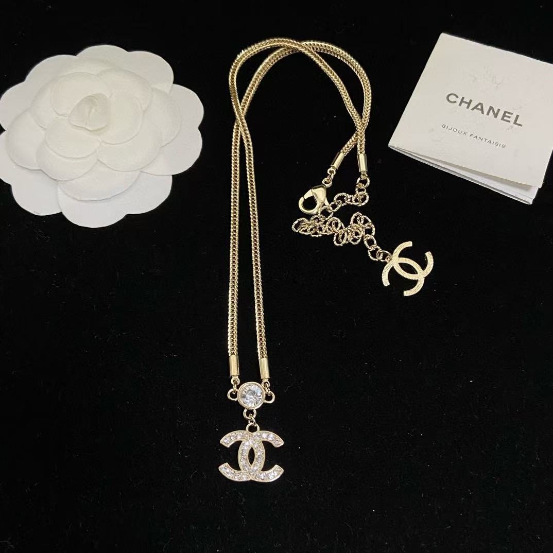 CHANE1 ダブルC スネークボーン ネックレス【50％割引+送料無料】