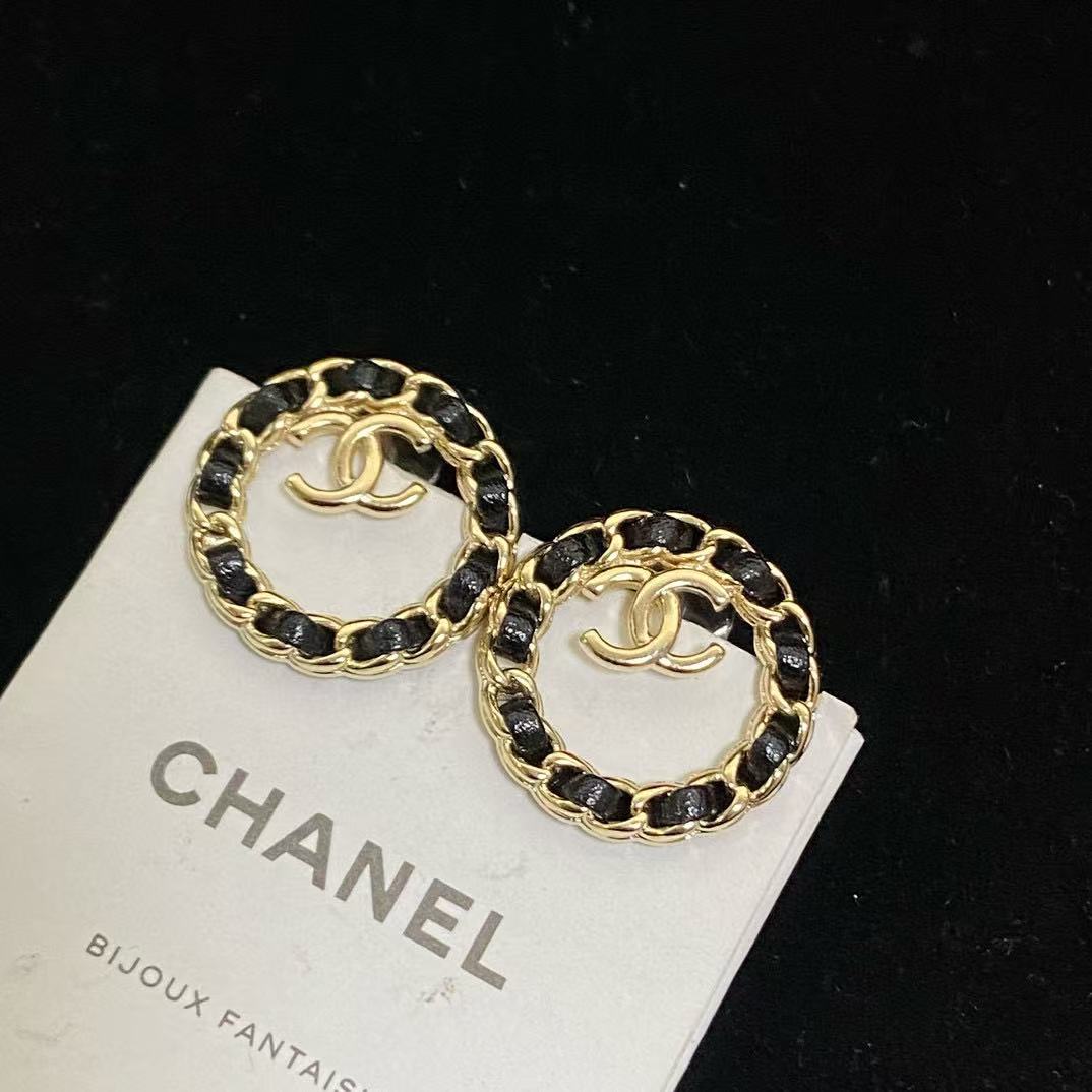 CHANE1 レザー ラウンド スタッド ピアス【50％割引+送料無料】