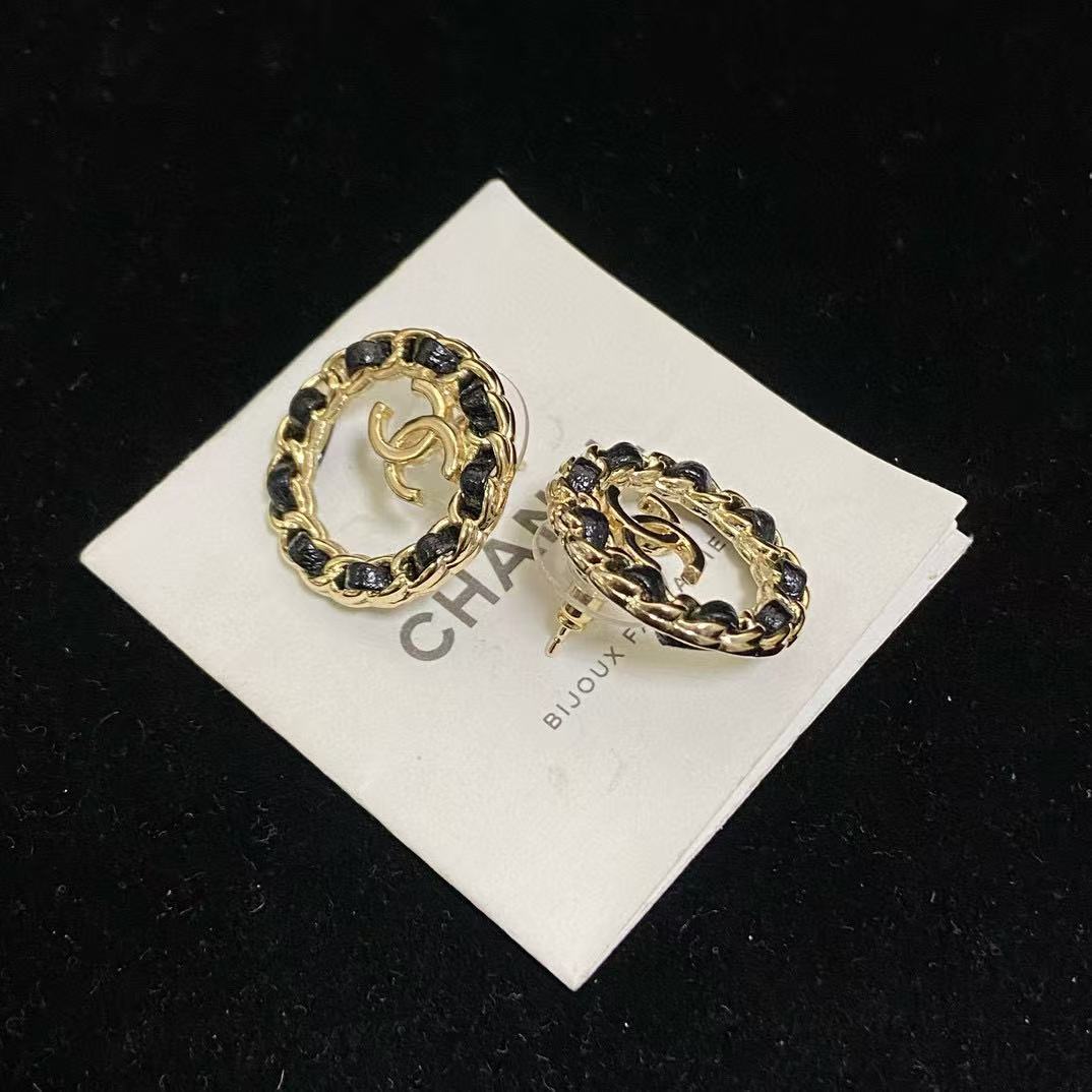 CHANE1 レザー ラウンド スタッド ピアス【50％割引+送料無料】