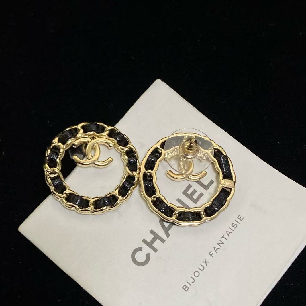 CHANE1 レザー ラウンド スタッド ピアス【50％割引+送料無料】