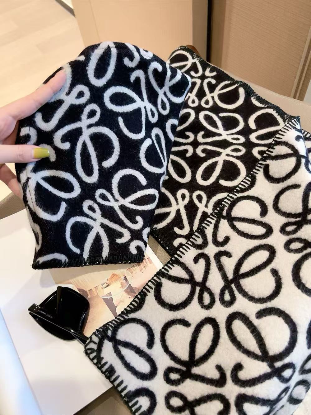 L0WEW カシミアスカーフ【50％割引+送料無料】