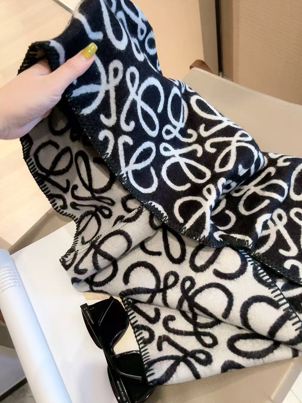 L0WEW カシミアスカーフ【50％割引+送料無料】