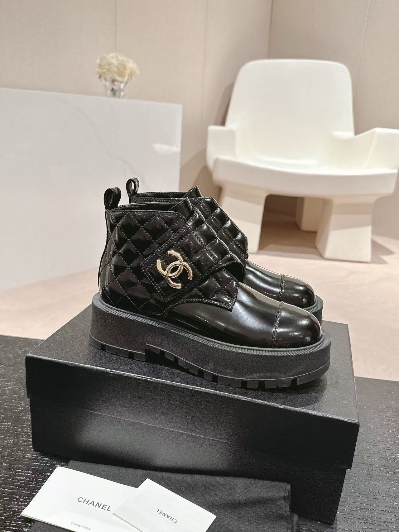 CHANE1 高品質 24B シープスキン レースアップブーツ【50％割引+送料無料】