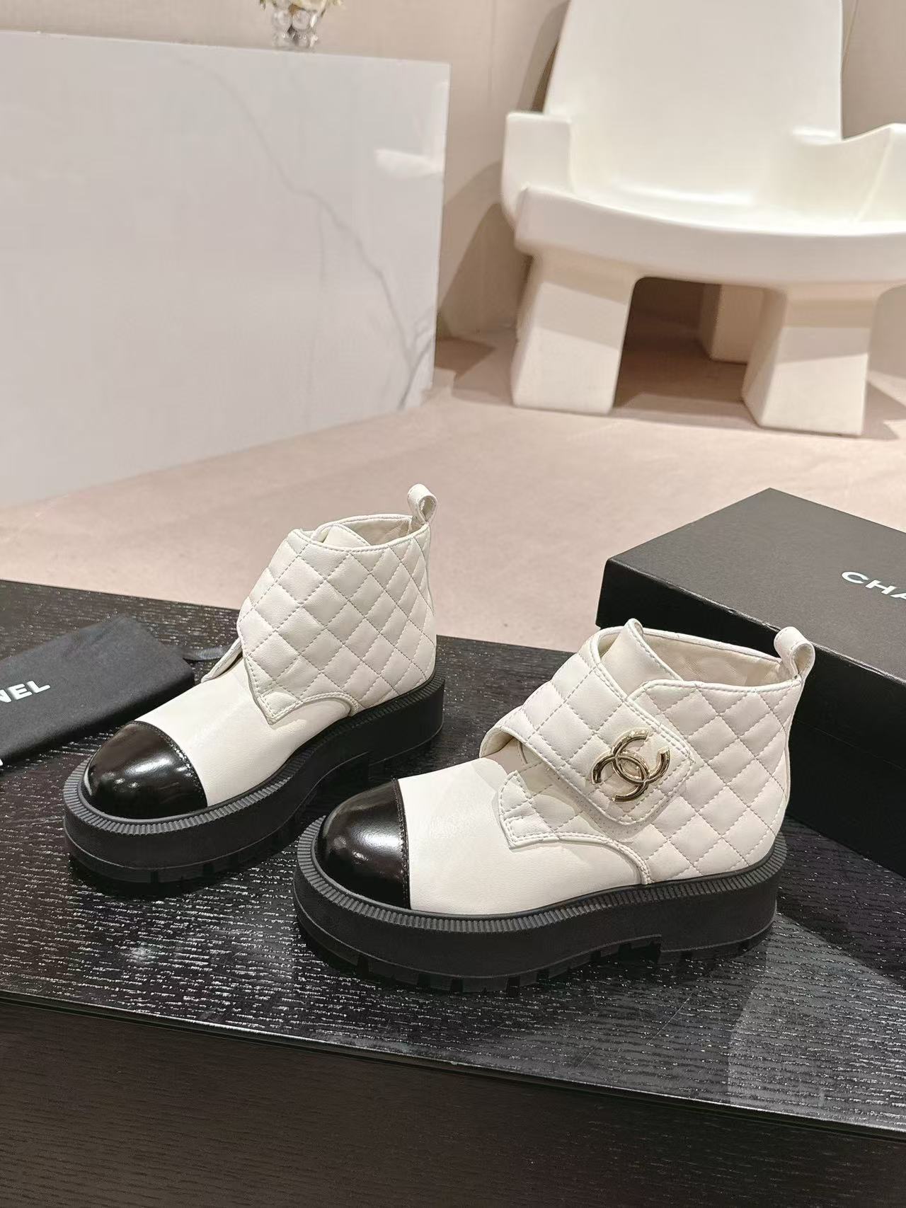 CHANE1 高品質 24B シープスキン レースアップブーツ【50％割引+送料無料】