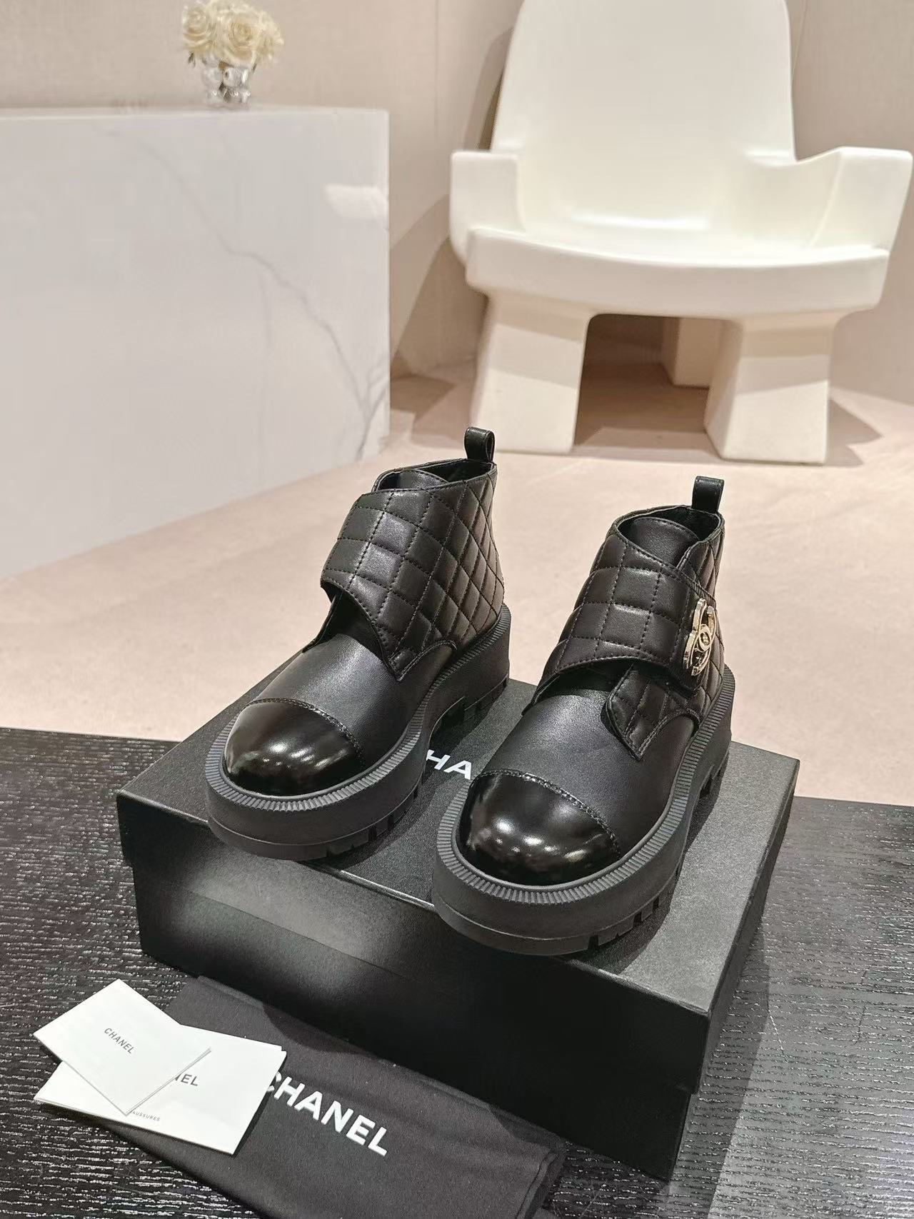 CHANE1 高品質 24B シープスキン レースアップブーツ【50％割引+送料無料】