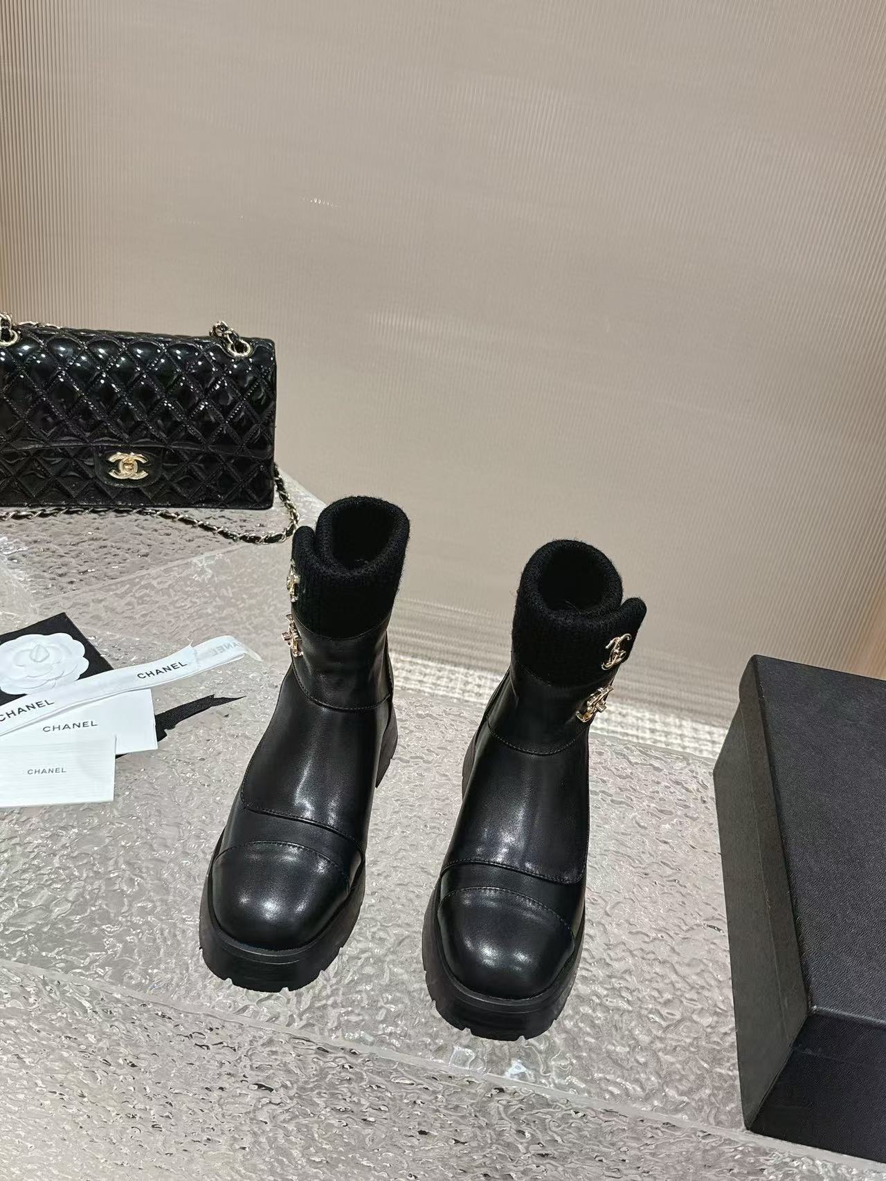 CHANE1 高品質ダブルC 牛革ショートブーツ【50％割引+送料無料】
