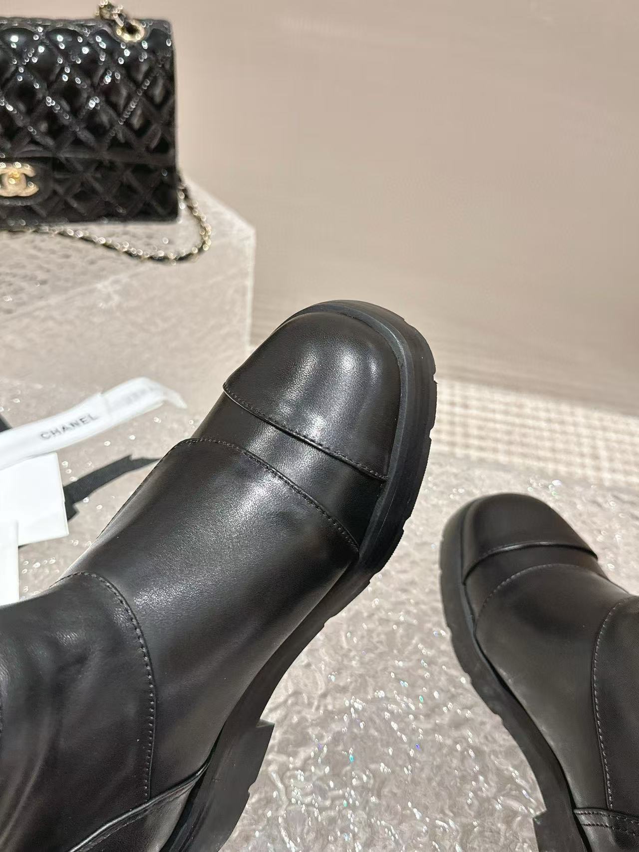 CHANE1 高品質ダブルC 牛革ショートブーツ【50％割引+送料無料】