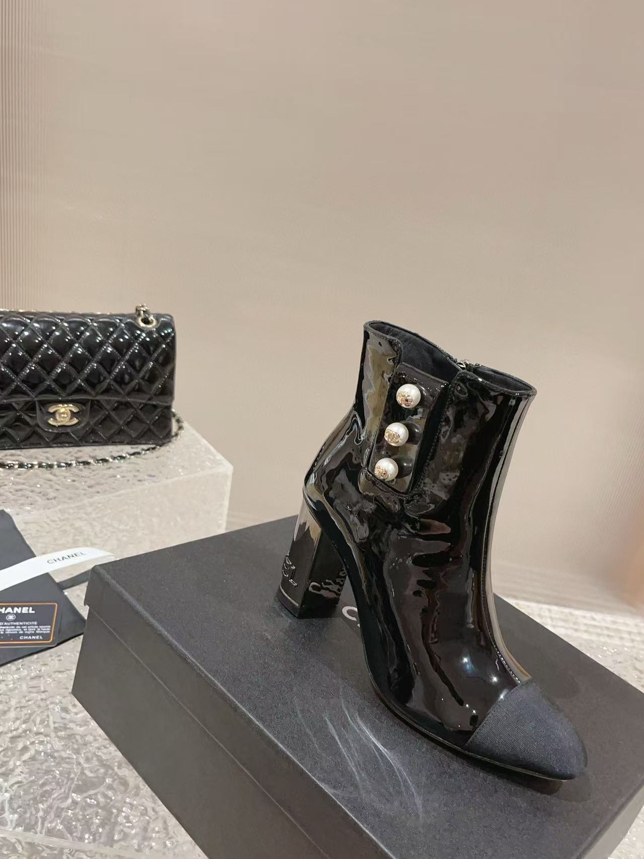CHANE1 高品質パールブーツ【50％割引+送料無料】