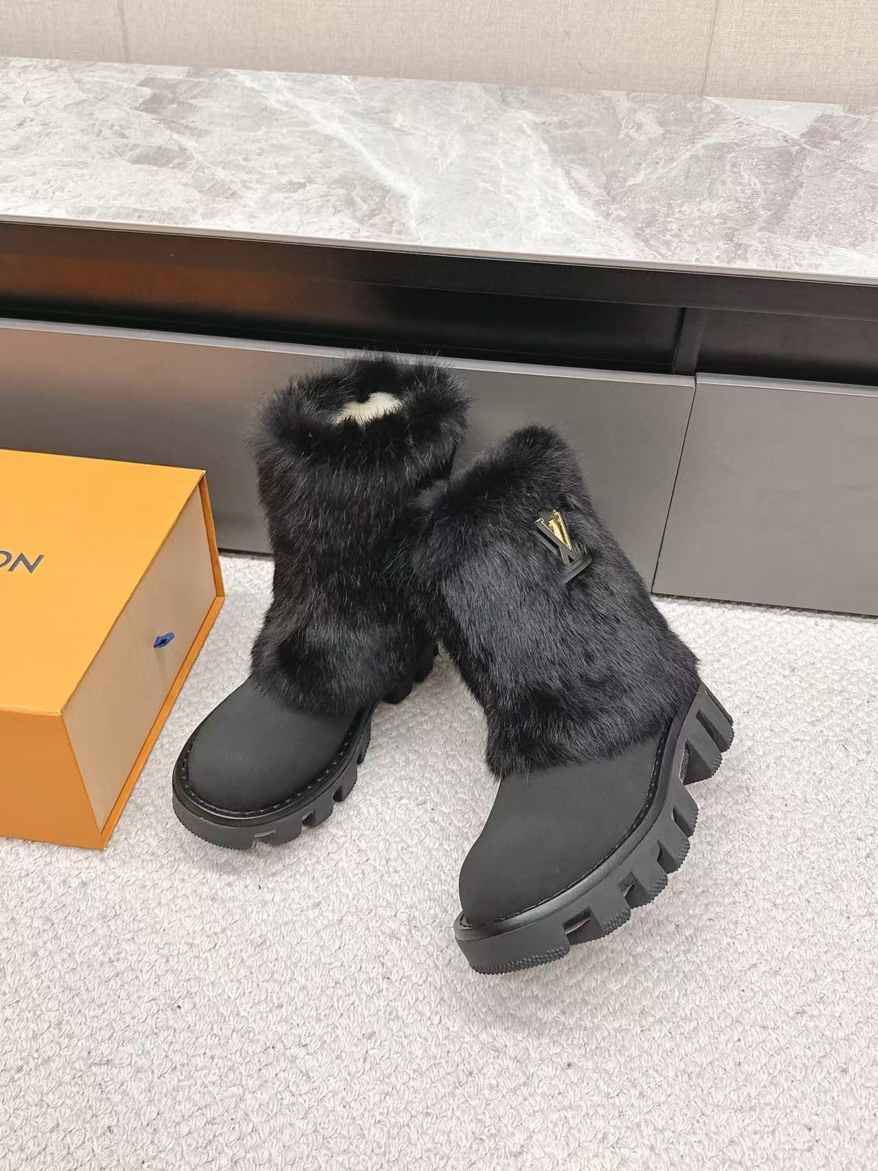 LV高品質厚底ファースノーブーツ【50％割引+送料無料】