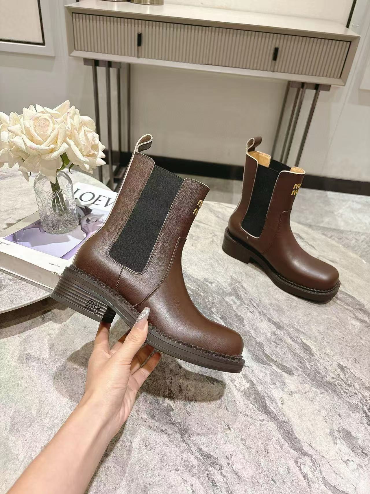 M1UM1U 上質シンプル牛革ショートブーツ【50％割引+送料無料】