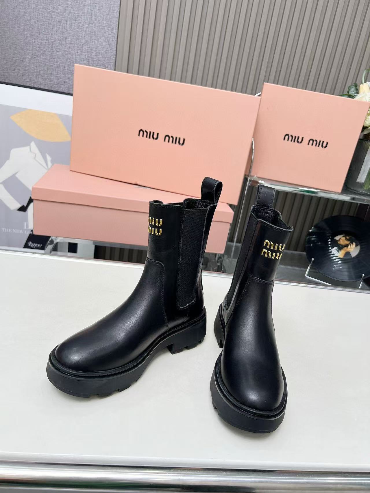 M1UM1U 上質シンプル牛革ショートブーツ【50％割引+送料無料】