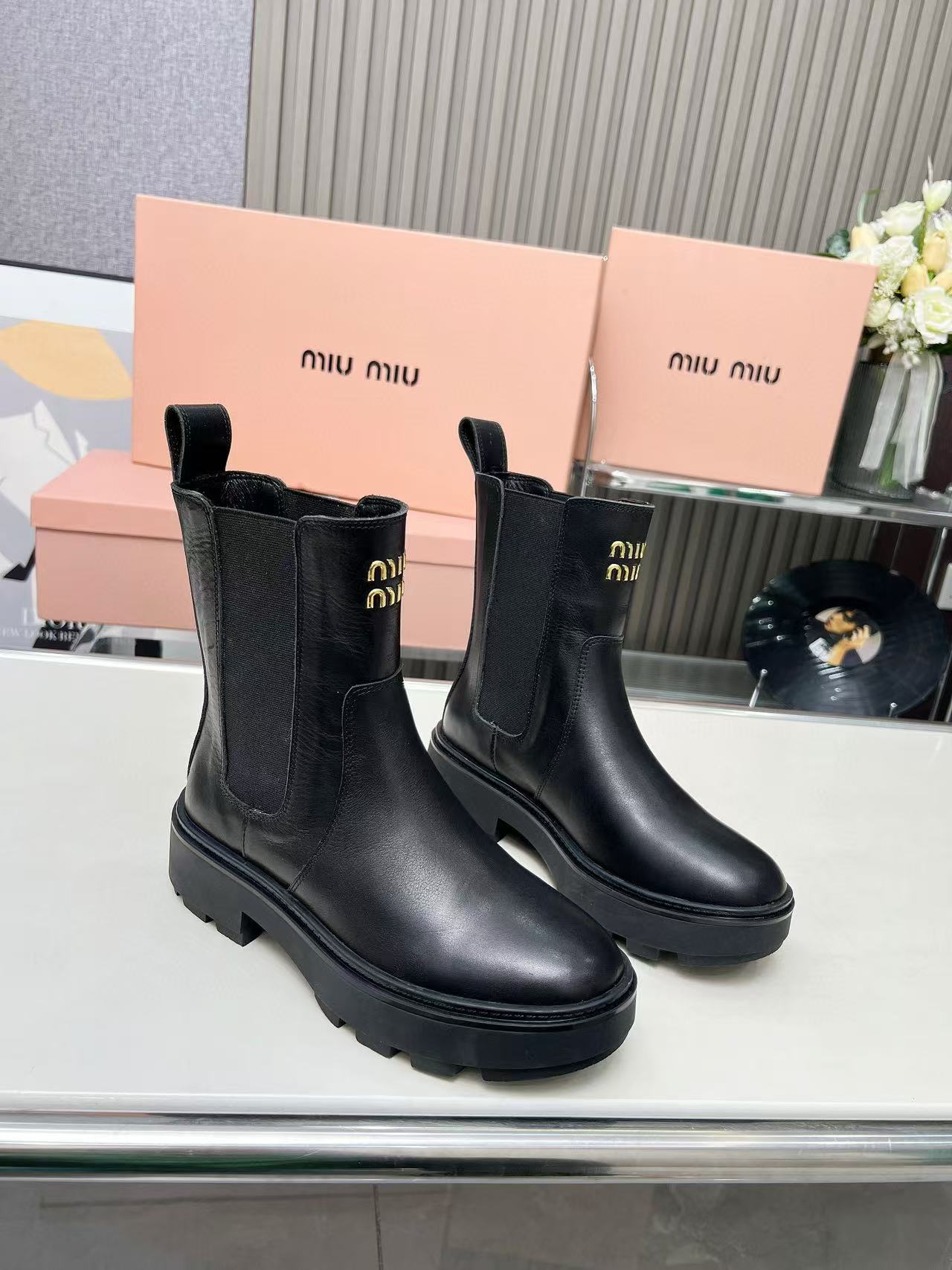 M1UM1U 上質シンプル牛革ショートブーツ【50％割引+送料無料】