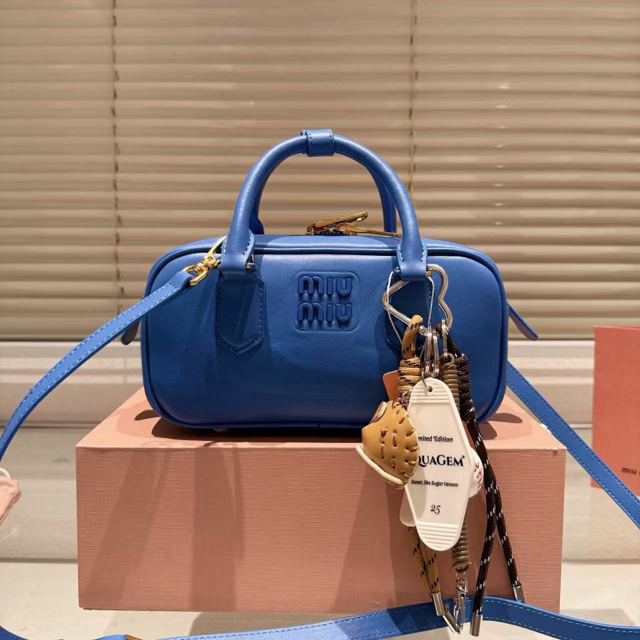 M1UM1U シンプルハンドバッグ【50％割引+送料無料】