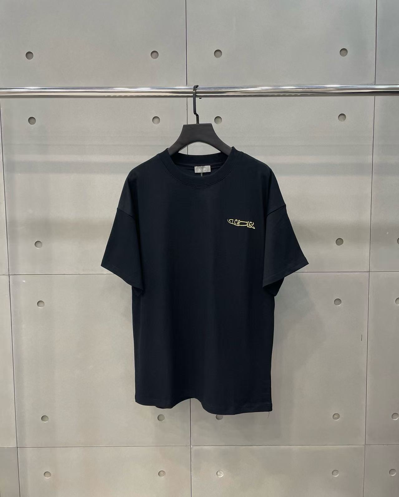 DI0R シンプル刺繍文字ロゴTシャツ【50％割引+送料無料】