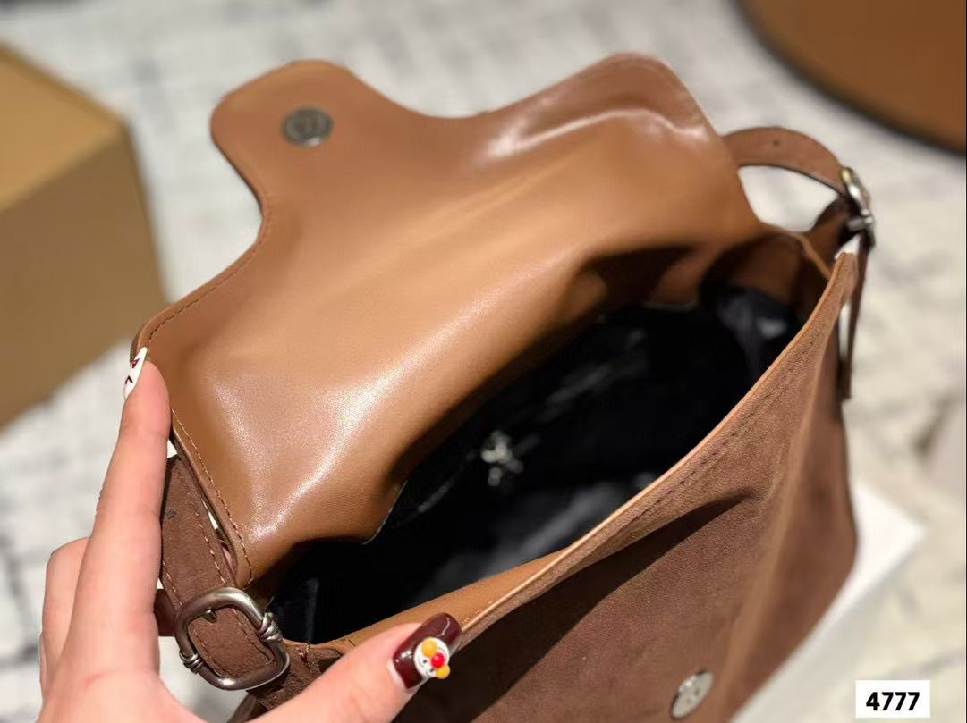 Chr0me Hearts ディアスキン ショルダー クロスボディバッグ【50％割引+送料無料】