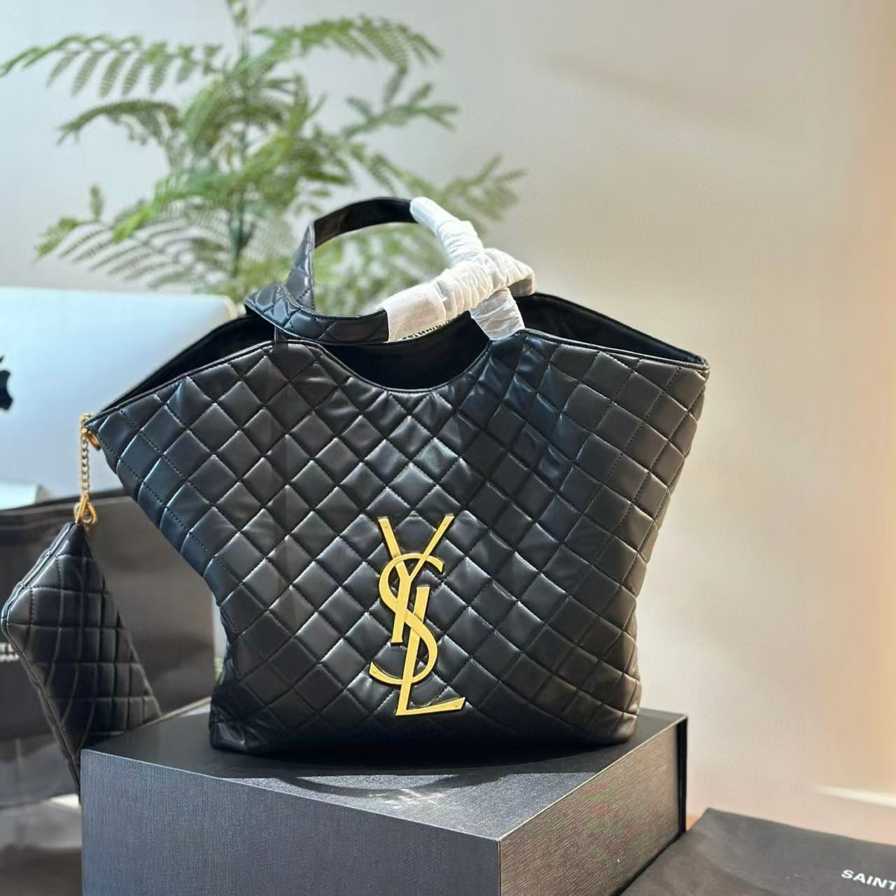YSL シープスキン ショッピングバッグ【50％割引+送料無料】