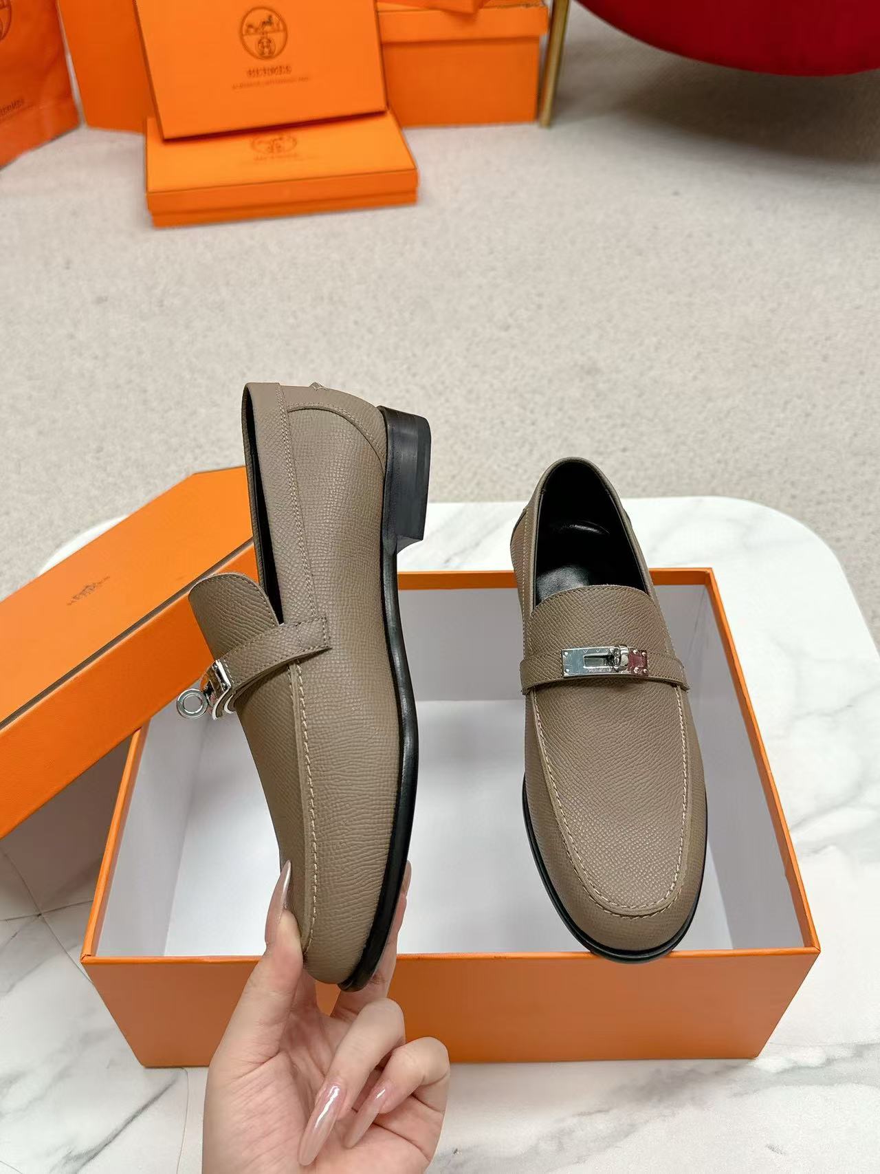 HERME5高品質シンプルなローファー【50％割引+送料無料】