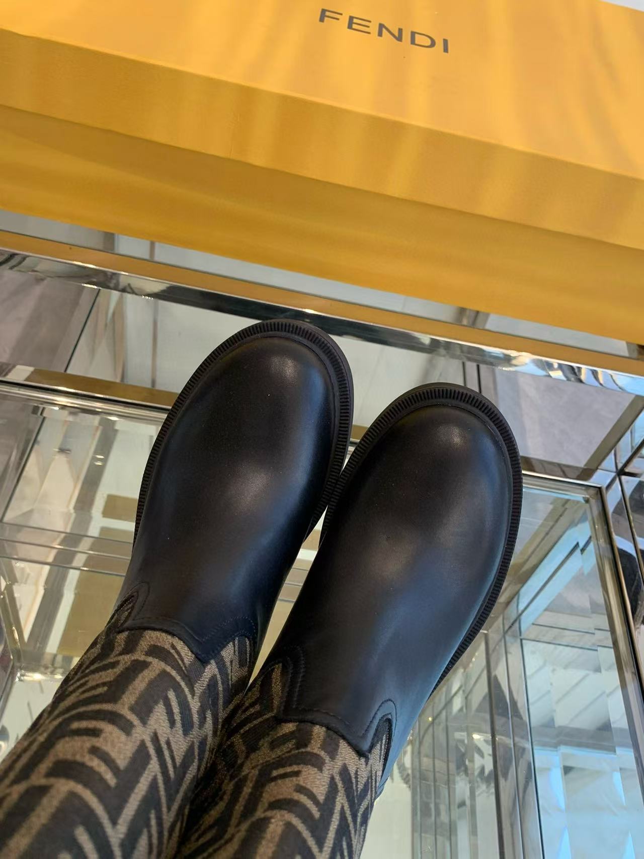 FEND1高品質FF牛革ハイブーツ【50％割引+送料無料】