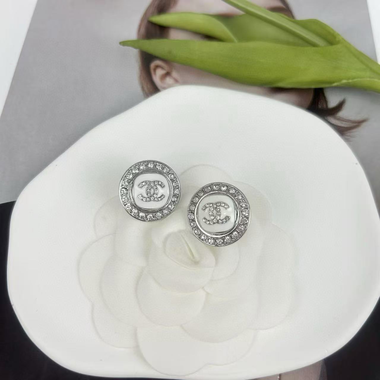 CHANE1 フルダイヤモンド ラウンド イヤリング【50％割引+送料無料】