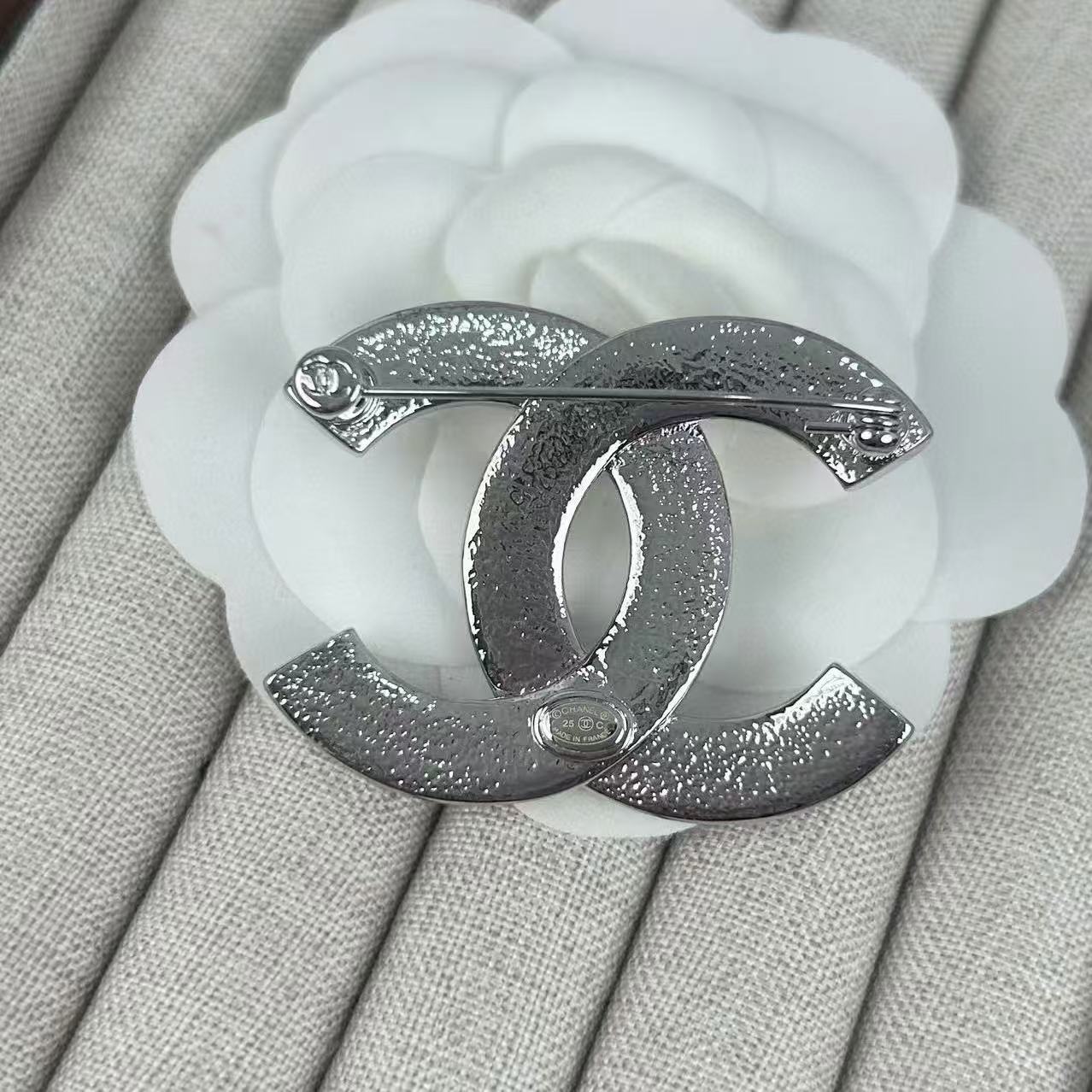 CHANE1 ダブルCレターブローチ【50％割引+送料無料】