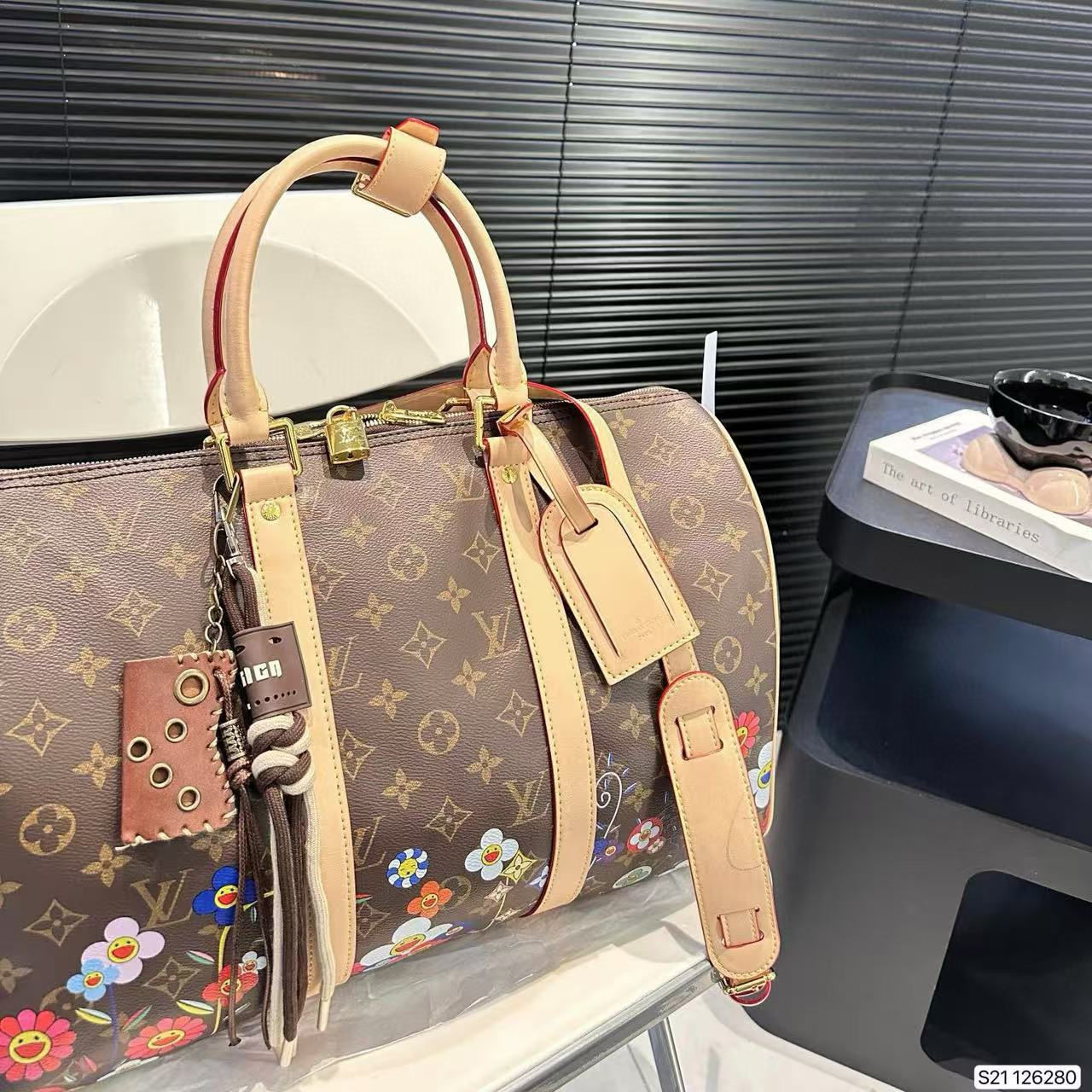 LVプリントトラベルバッグ【50％割引+送料無料】