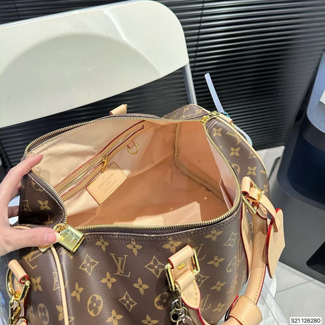 LVプリントトラベルバッグ【50％割引+送料無料】