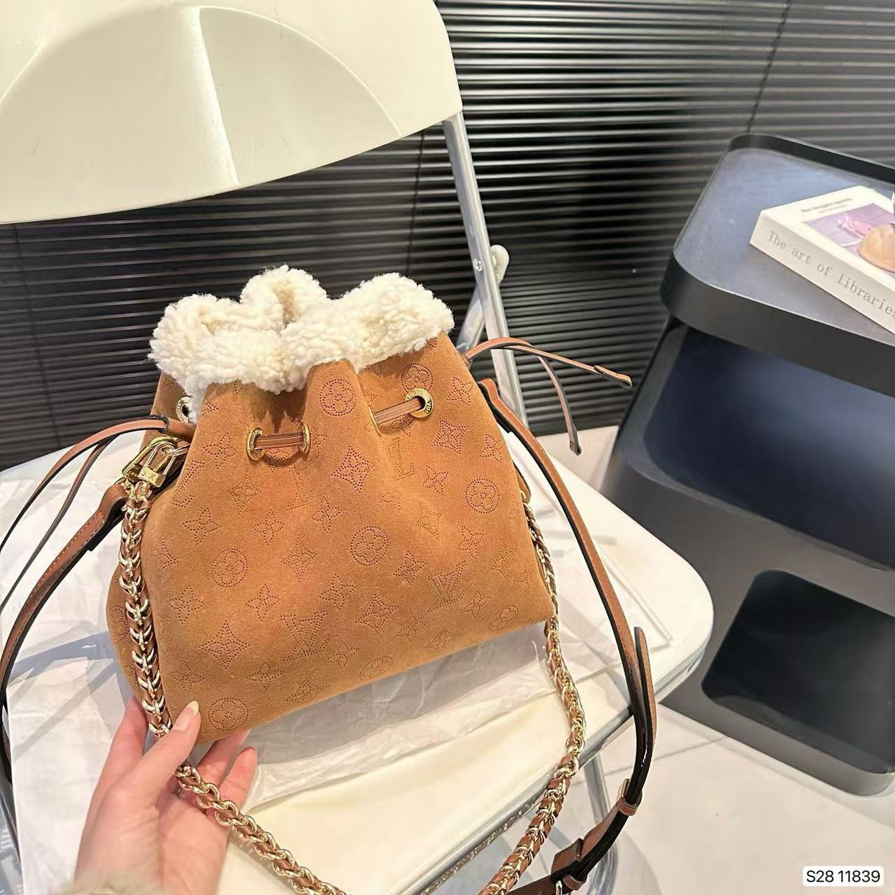 LV ラムスキン ディアスキン バケットバッグ【50％割引+送料無料】