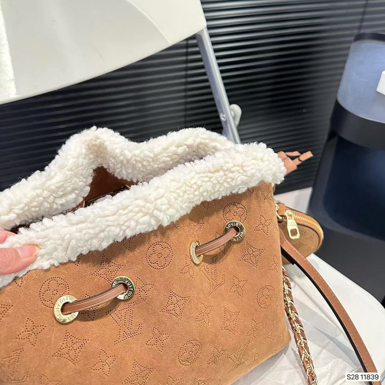 LV ラムスキン ディアスキン バケットバッグ【50％割引+送料無料】